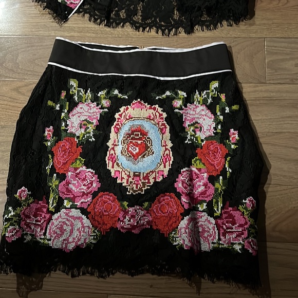 Matching skirt and top set! Never worn, super trendy and vintage. - Picture 2 of 3